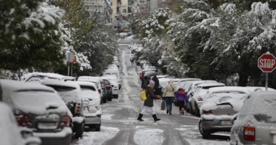 Κακοκαιρία «Ζηνοβία»: Οδηγίες της Πολιτικής Προστασίας – Τι να προσέχουν πεζοί και οδηγοί μέχρι την Πρωτοχρονιά