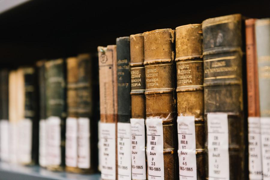 Ένα πρωινό στην εντυπωσιακή νέα βιβλιοθήκη της Φιλοσοφικής.