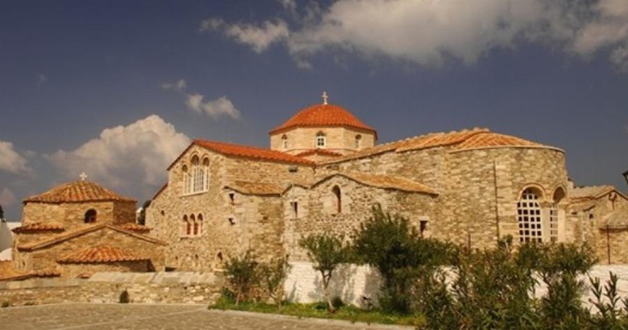 Παναγία Εκατονταπυλιανή: Ο ιστορικός ναός της Πάρου με τις 100 πόρτες.. 99 φανερές και μία κρυφή
