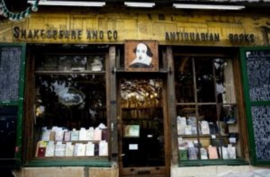 Στο Παρίσι υπάρχει το πιο μαγικό βιβλιοπωλείο του κόσμου στο οποίο μπορείς και να κοιμάσαι