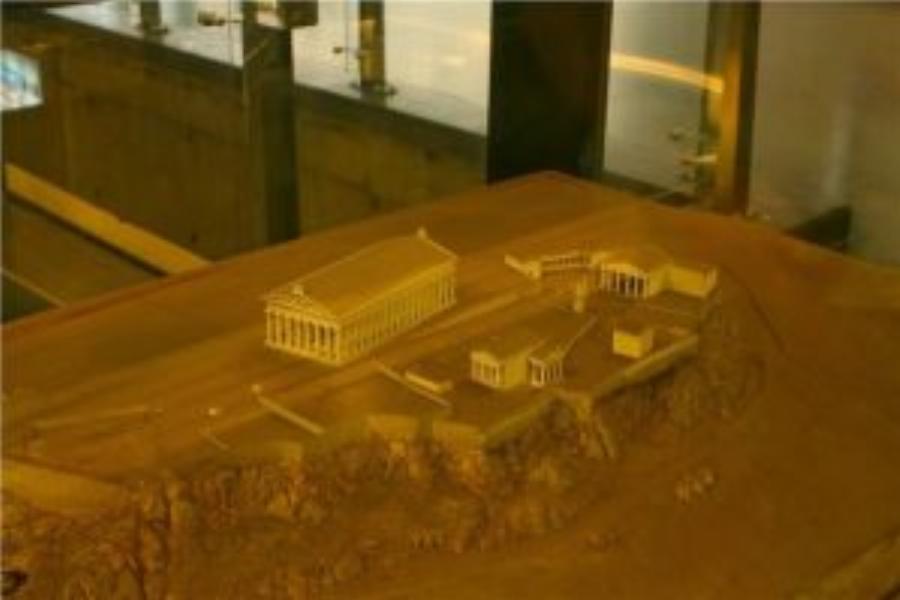 Στη μακρινή Χιλή υπάρχει ένας σταθμός του Μετρό που λέγεται (και θυμίζει) “Ελλάδα”