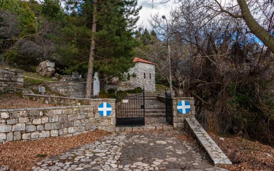 Μπαίνοντας στο σπίτι που γεννήθηκε ο Κολοκοτρώνης στο Λιμποβίσι νιώθεις δέος και περηφάνια.