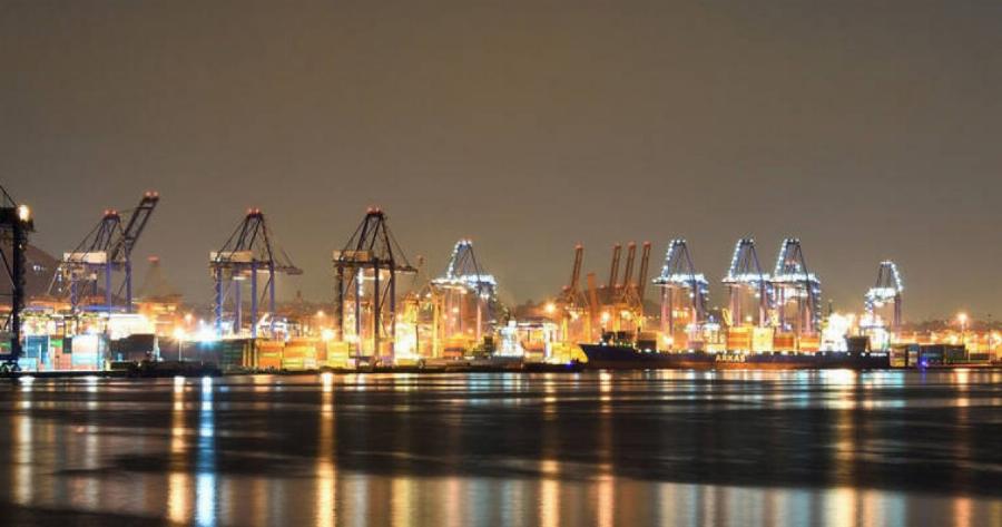 Το «Olympus» είναι το πρώτο πλοίο του 2020 στο λιμάνι του Πειραιά