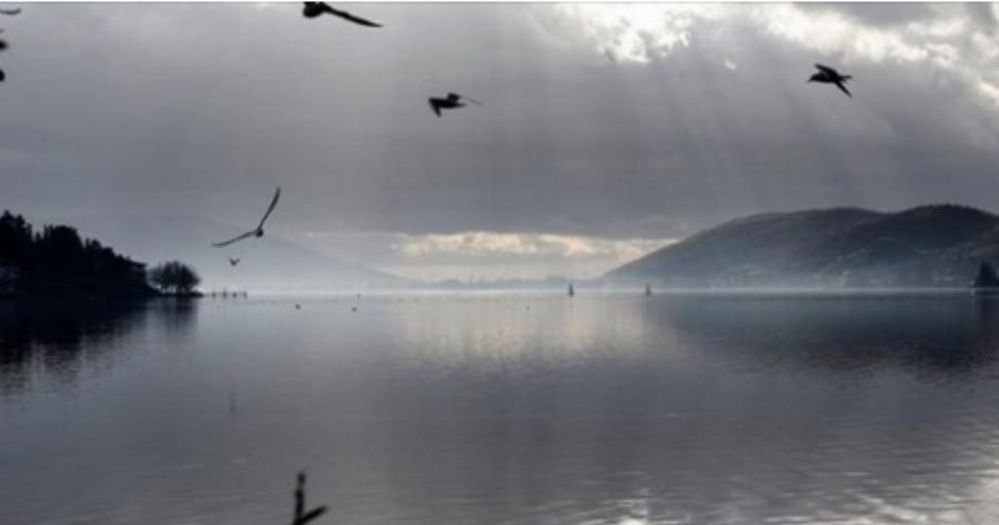 Η λίμνη της Καστοριάς μέσα από 19 μαγευτικές φωτογραφίες