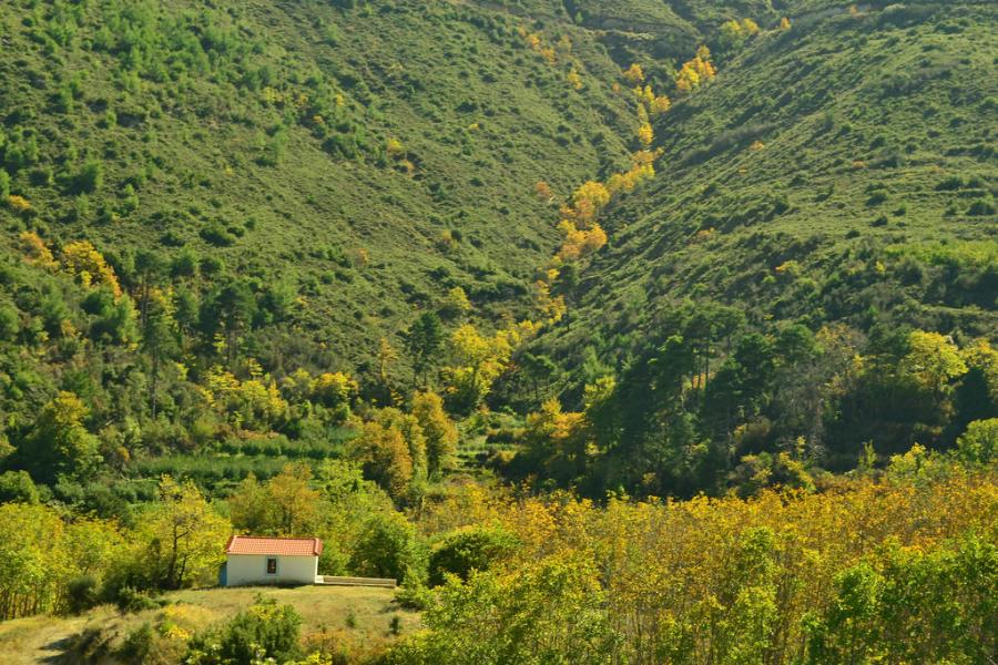 Μόνο για 2: Τέσσερις υπέροχοι προορισμοί, που γίνονται και σούπερ ρομαντικές μονοήμερες και τέλεια Σαββατοκύριακα για δύο.