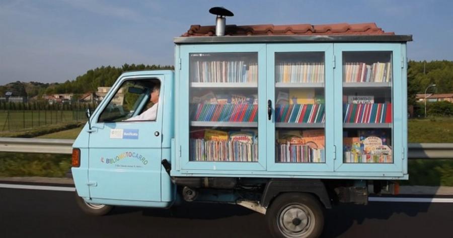 This is the Smallest lovely Library in Italy :-)