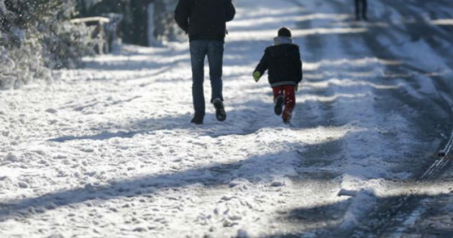 Καιρός στην Ελλάδα: Σήμερα τα χιόνια «κατεβαίνουν» και στην Αττική και σε άλλες περιοχές.