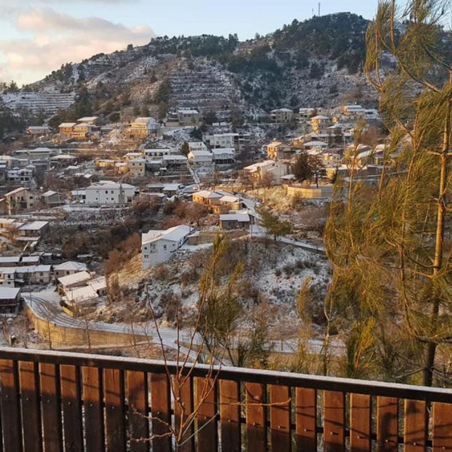 Το έστρωσε για τα καλά στα ορεινά χωριά της Κύπρου. Μαγευτικές εικόνες βγαλμένες από παραμύθι