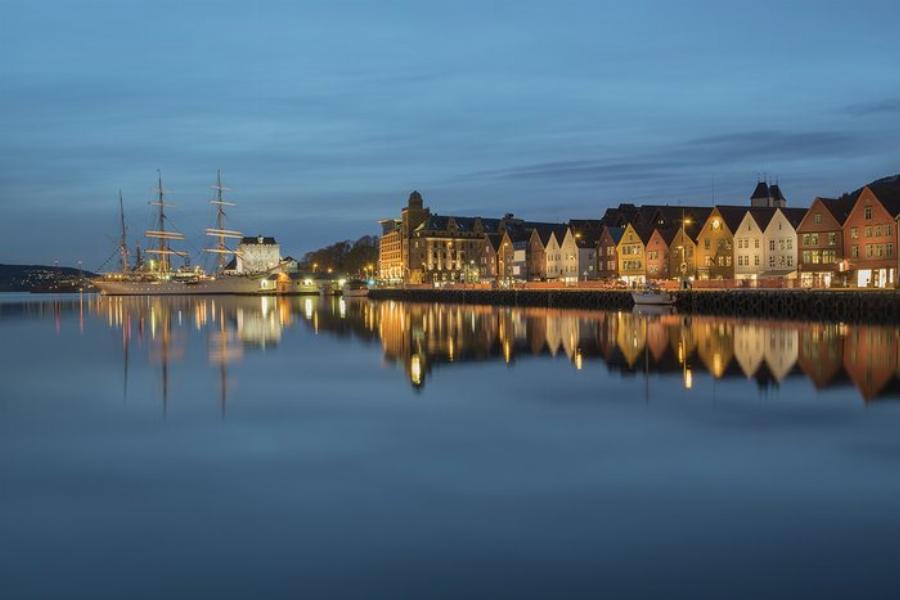 Μπέργκεν: Μια πόλη βγαλμένη από τα ωραιότερα καρτ ποστάλ!