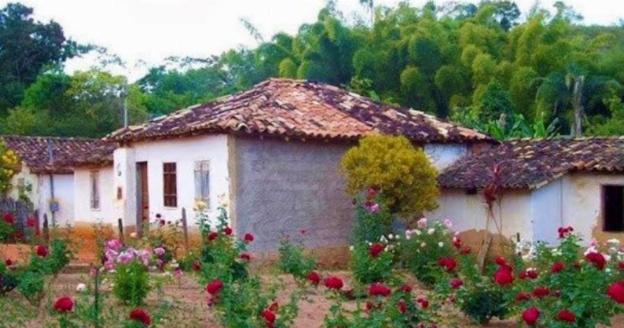 Πατρικό σπίτι: Εκεί που πάντα θα μοσχοβολά μαγειρευτό φαγητό, κολόνια, καθαριότητα και λιβάνι