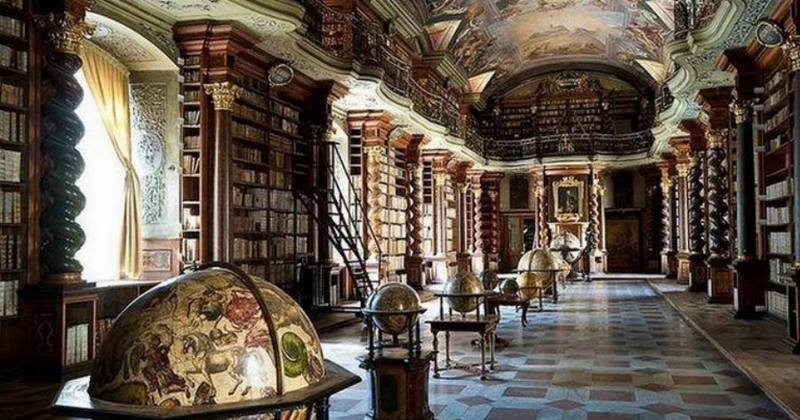 Η πιο όμορφη βιβλιοθήκη του κόσμου βρίσκεται στην Πράγα!