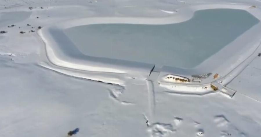 Τα Χανιά απέκτησαν τη δική τους Παγωμένη Λίμνη – Μαγευτικές εικόνες από τον Ομαλό