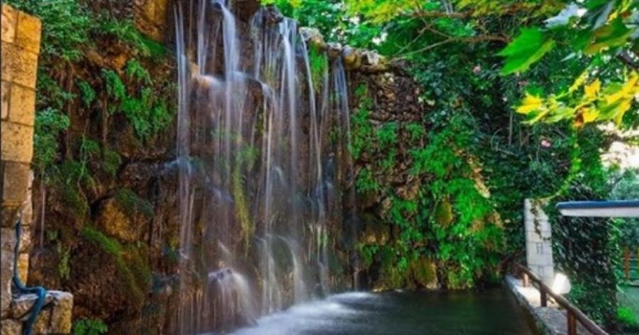 Το άγνωστο σε πολλούς Eλληνικό χωριό της Κρήτης με τους καταρράκτες που οι Κάτοικοί του είναι όλοι Πετυχημένοι Επιχειρηματίες