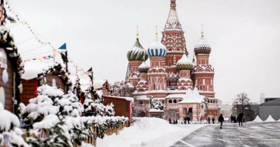 Ένα εντυπωσιακό «ταξίδι» πάνω από την χιονισμένη Μόσχα σε ένα βίντεο που κόβει την ανάσα!