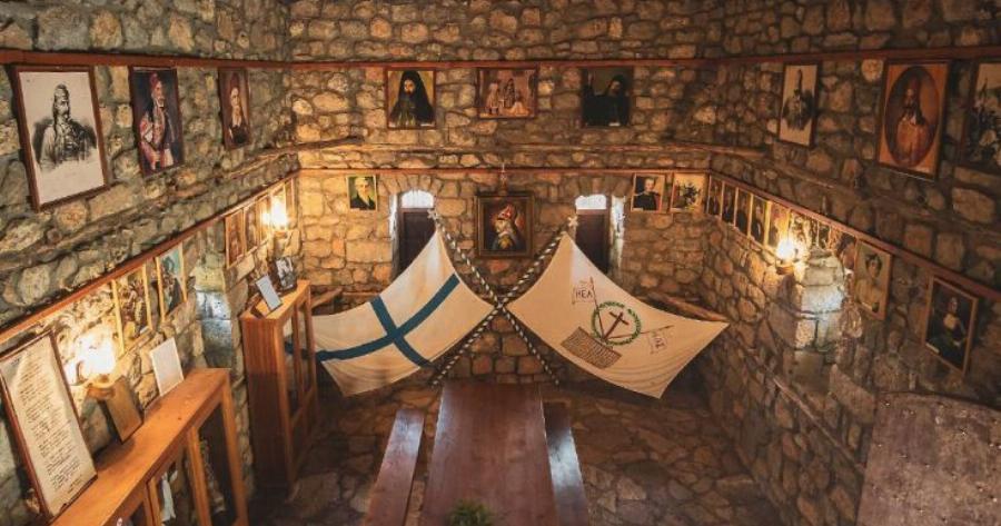 Μπαίνοντας στο σπίτι που γεννήθηκε ο Κολοκοτρώνης στο Λιμποβίσι νιώθεις δέος και περηφάνια.