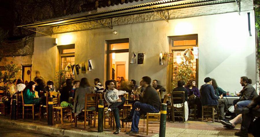 5 μέρη που θα πάμε για να απολαύσουμε αχνιστά, γλυκά ρακόμελα με την παρέα