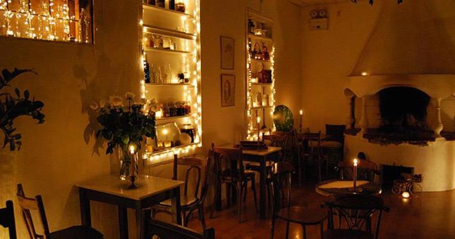 Πού θα πιούμε καφέ δίπλα στο τζάκι στην Αθήνα;