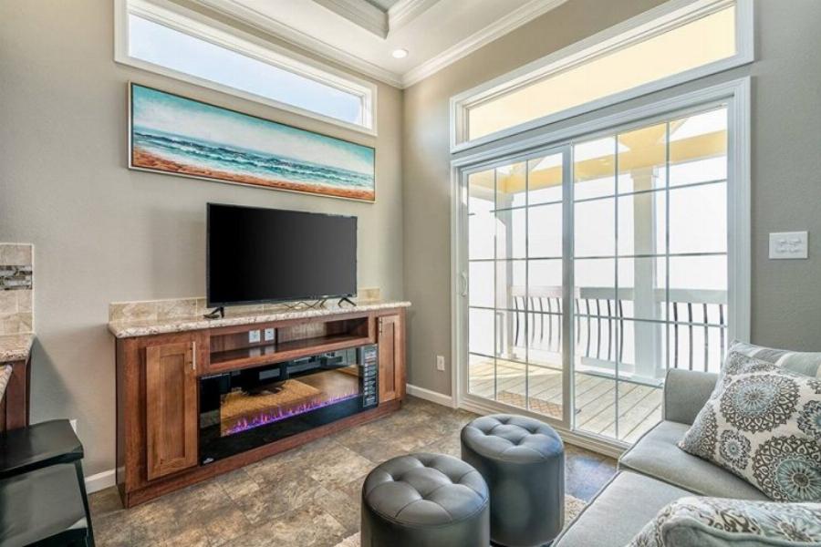 Κοστίζει όσο Δύο Μισθοί, στο Φέρνουν στο Χώρο σου και το Εσωτερικό του Είναι Απίστευτα Πολυτελές