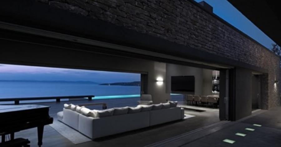 Μια υπέροχη κατοικία με υψηλές προδιαγραφές και απίστευτη θέα