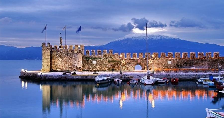 Ναύπακτος: Νησί και κάστρο μαζί, περαντζάδα στο παλιό λιμάνι