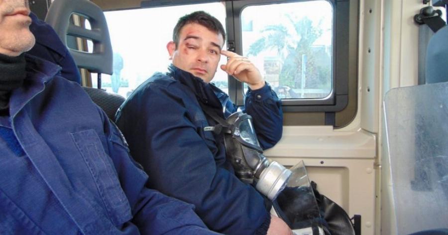 Χίος: Κάτοικοι μπήκαν στο ξενοδοχείο που μένουν τα ΜΑΤ και τους ξυλοκόπησαν!