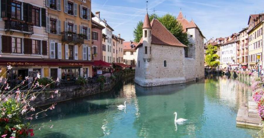 Οι οχτώ πόλεις της Γαλλίας που αξίζει να τις επισκεφτείτε για το πιο ρομαντικό ταξίδι!