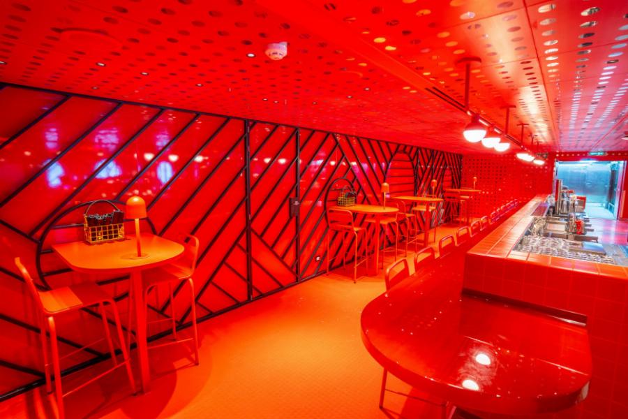 «Απαγορεύονται τα παιδιά!»: Η Virgin λανσάρει κρουαζιέρες αποκλειστικά για ενηλίκους