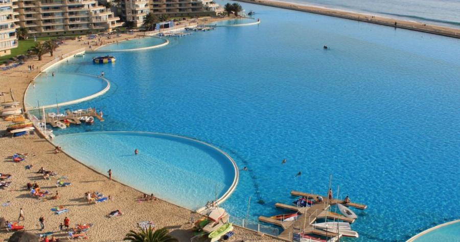 Η μεγαλύτερη πισίνα στον κόσμο βρίσκεται στη Χιλή και είναι 77.000 τ.μ.