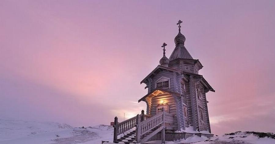Η πιο μοναχική Ορθόδοξη εκκλησία στον κόσμο βρίσκεται στην Ανταρκτική. Και είναι υπέροχη!