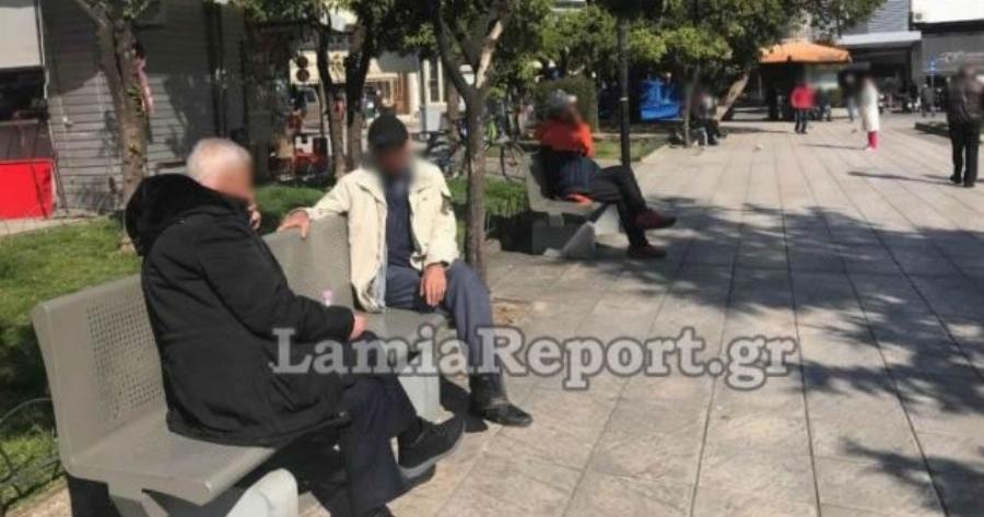 Ελλαδάρα: Ηλικιωμένοι βγήκαν βόλτα στις πλατείες… όπως πάντα!