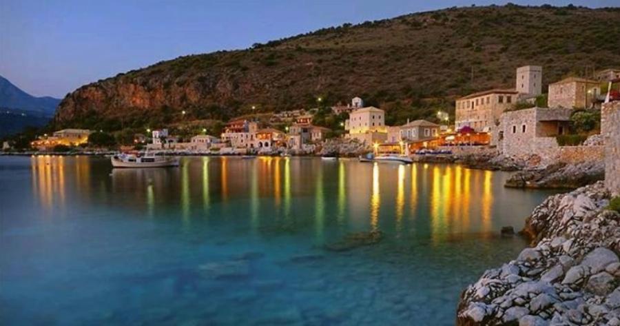 Λακωνική Μάνη: Μια γη φτιαγμένη από πέτρα, φως και ιστορίες με κουρσάρους