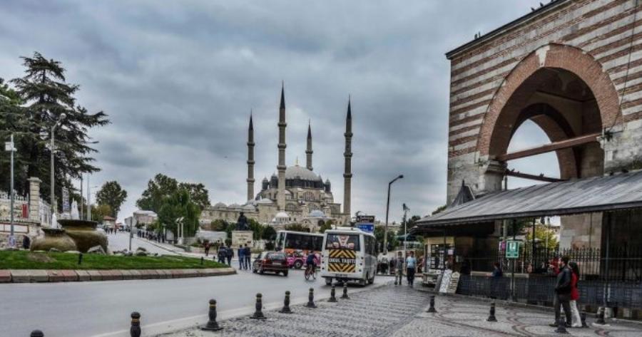 «Νέκρωσε» Από Έλληνες Πελάτες Και Τουρίστες Η Αγορά Της Αδριανούπολης