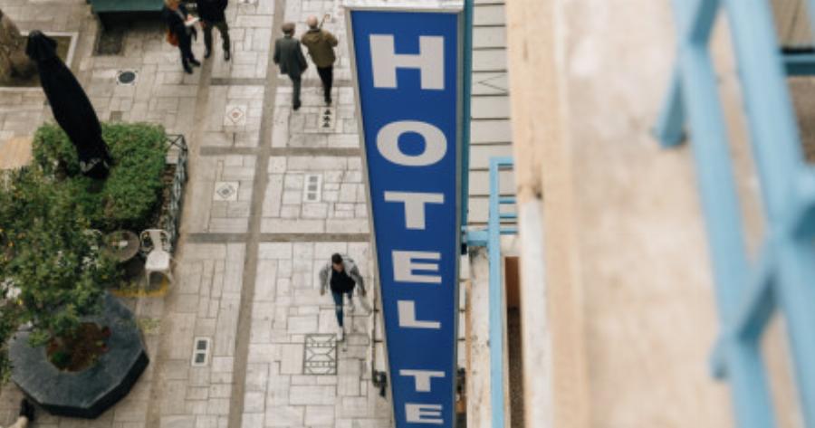 Κορωνοϊός στην Ελλάδα: Κλείνουν τα ξενοδοχεία έως τέλος Απριλίου