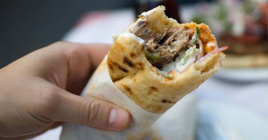 Έστειλε sms για γυμναστική και πήγε για σουβλάκια!