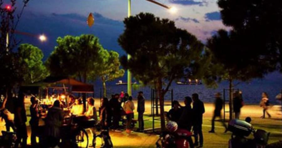 Κορωνοϊός στη Θεσσαλονίκη: Ουρές σε υπαίθριο μπαρ για κοκτέιλ χθες το βράδυ