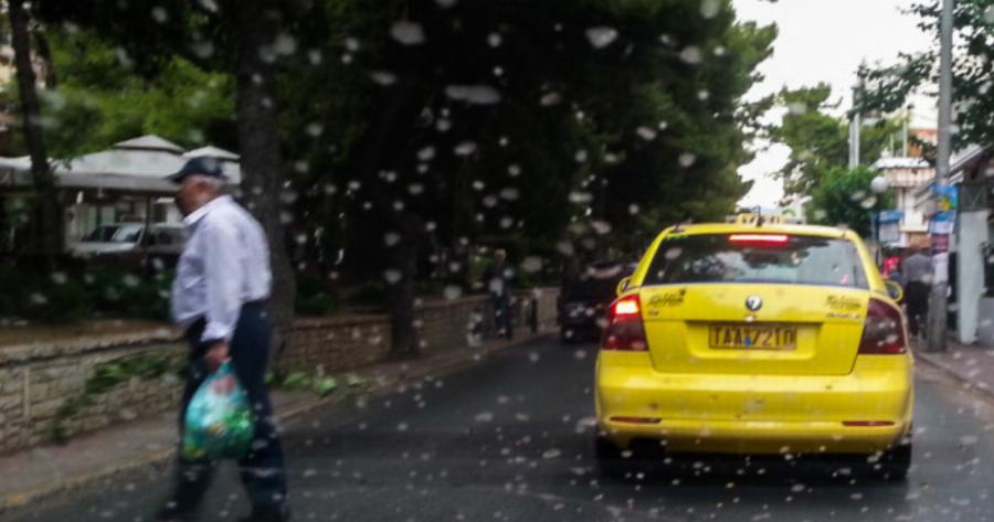 Τρίκαλα: Ταξιτζής για έπαινο -Βοηθά δωρεάν ηλικιωμένους που έχουν ανάγκη, λόγω του κορωνοϊού