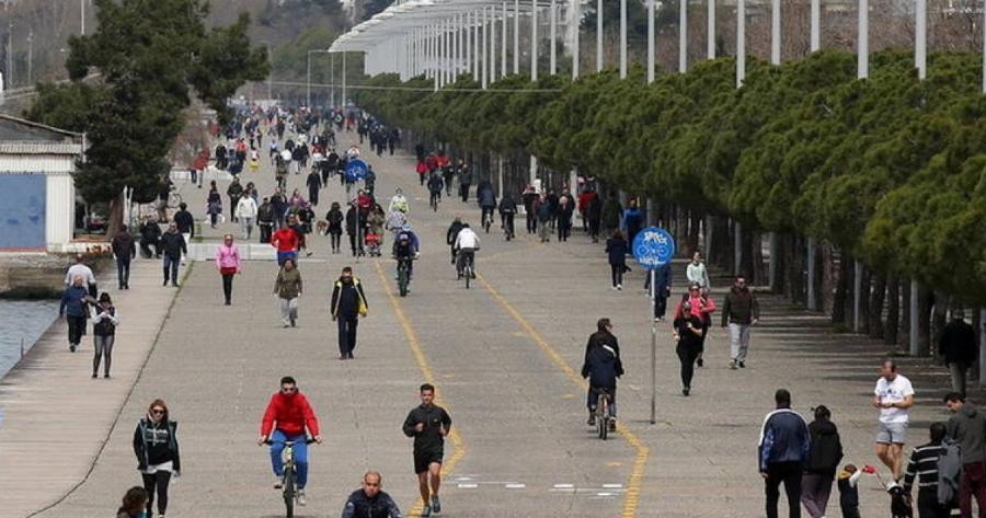 Κορονοϊός: Τέρμα οι βόλτες στην παραλία της Θεσσαλονίκης – Από σήμερα η απαγόρευση κυκλοφορίας