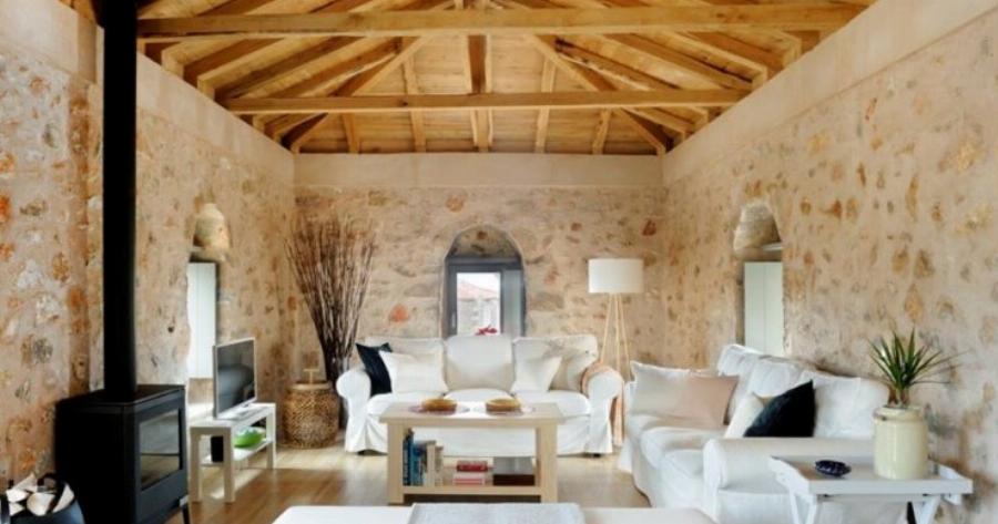 Πως Ένα Εγκαταλελειμμένο Μοναστήρι Μετατράπηκε Σε Υπέροχη Κατοικία Στην Μάνη