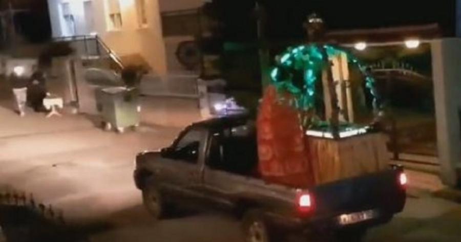 Ιερέας φόρτωσε τον επιτάφιο σε αγροτικό και έκανε περιφορά σε χωριό (vid)