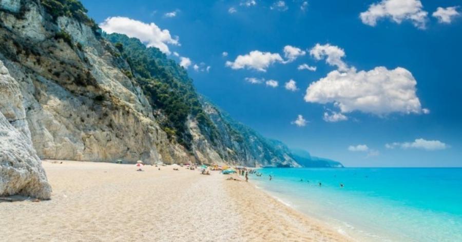 Σαγηνευτικές εικόνες: Ο γύρος της Λευκάδας από ψηλά