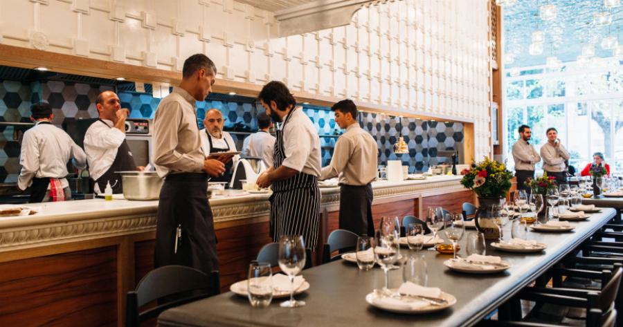 #cook4heroes: Τα εστιατόρια Cookoovaya, Basegrill και Travolta μαγειρεύουν για το προσωπικό των νοσοκομείων