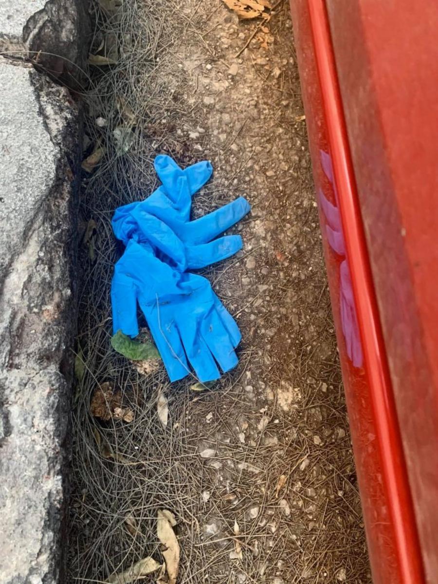 500 μέτρα, 20 εστίες μόλυνσης covid-19: Η εικόνα-ντροπή στο Παλαιό Φάληρο που δεν χωνεύεται (Pics)