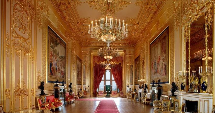 Διακοπές από το κρεβάτι σας: Ξενάγηση στο Buckingham… χωρίς να φύγετε από το σπίτι!