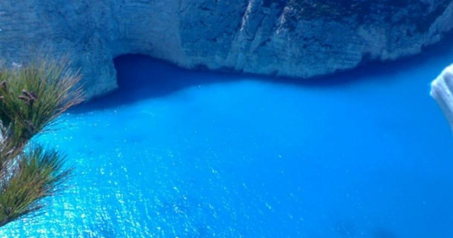 Η Ελληνική Παραλία Που Τα Νερά Της Περιέχουν.. Θειάφι! Κολυμπώντας Θεραπεύεις Πόνους Και Αρθρίτιδες!