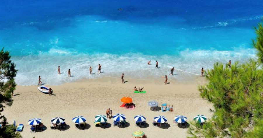 Καθαριότητα, τιμές: 5 τομείς που οι τουρίστες βάζουν κάτω απ’ τη βάση στην Ελλάδα