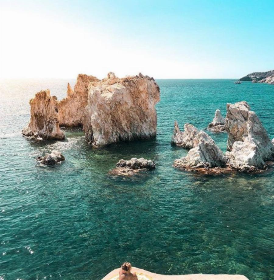 To νησί-outsider στο οποίο θα βρεις το καλοκαίρι του 2020 τα 3 καλύτερα σημεία της Ελλάδας