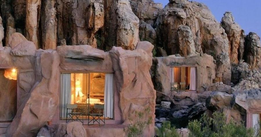 Το μοναδικό ξενοδοχείο στον κόσμο μέσα σε σπηλιά. Απίστευτη εμπειρία που θυμίζει Φλίνστοουνς!