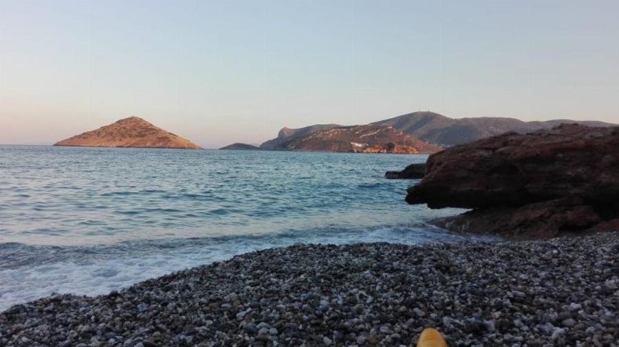 Θυμίζει Πόρτο Κατσίκι: Η παραλία-όνειρο στο Πόρτο Ράφτη που θα βουλιάξει το ΣΚ από κόσμο