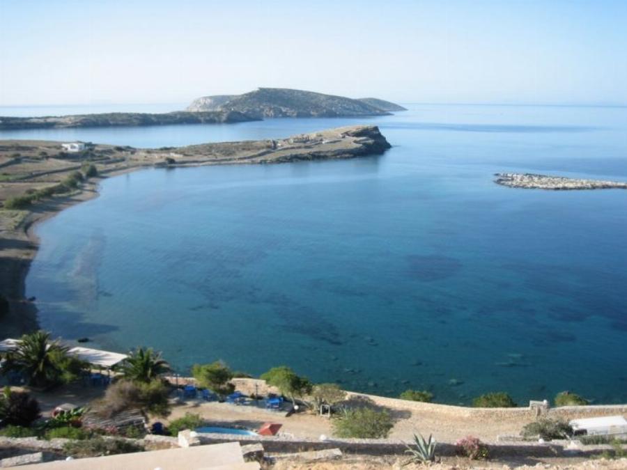 Παράδεισος επί της Γης: Το νησί-ησυχαστήριο που μπορείς να πας και στις 18 του παραλίες ποδαράτο