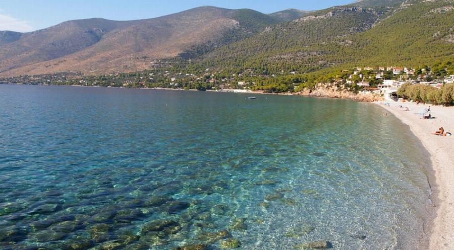 5 παραλίες της Αττικής για να πας αύριο Κυριακή και να νιώσεις σαν σε διακοπές σε νησί